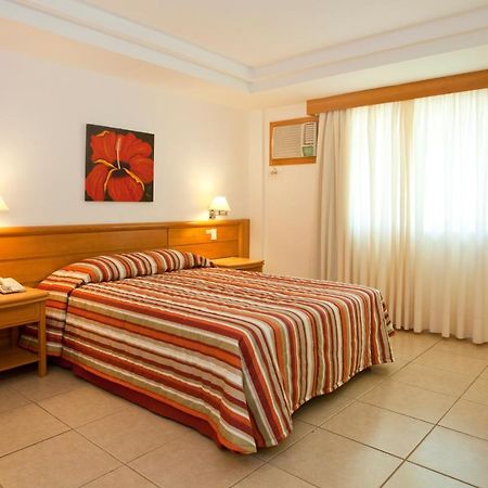 Hotel Atlântico Búzios Convention Extérieur photo A room at the hotel