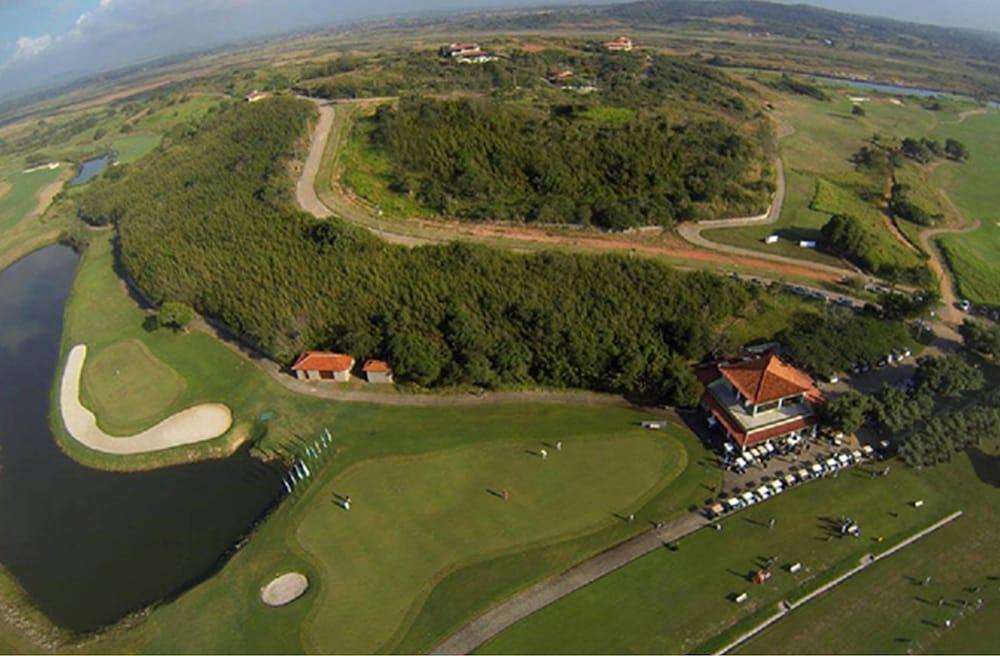Hotel Atlântico Búzios Convention Extérieur photo Aerial view of the golf course